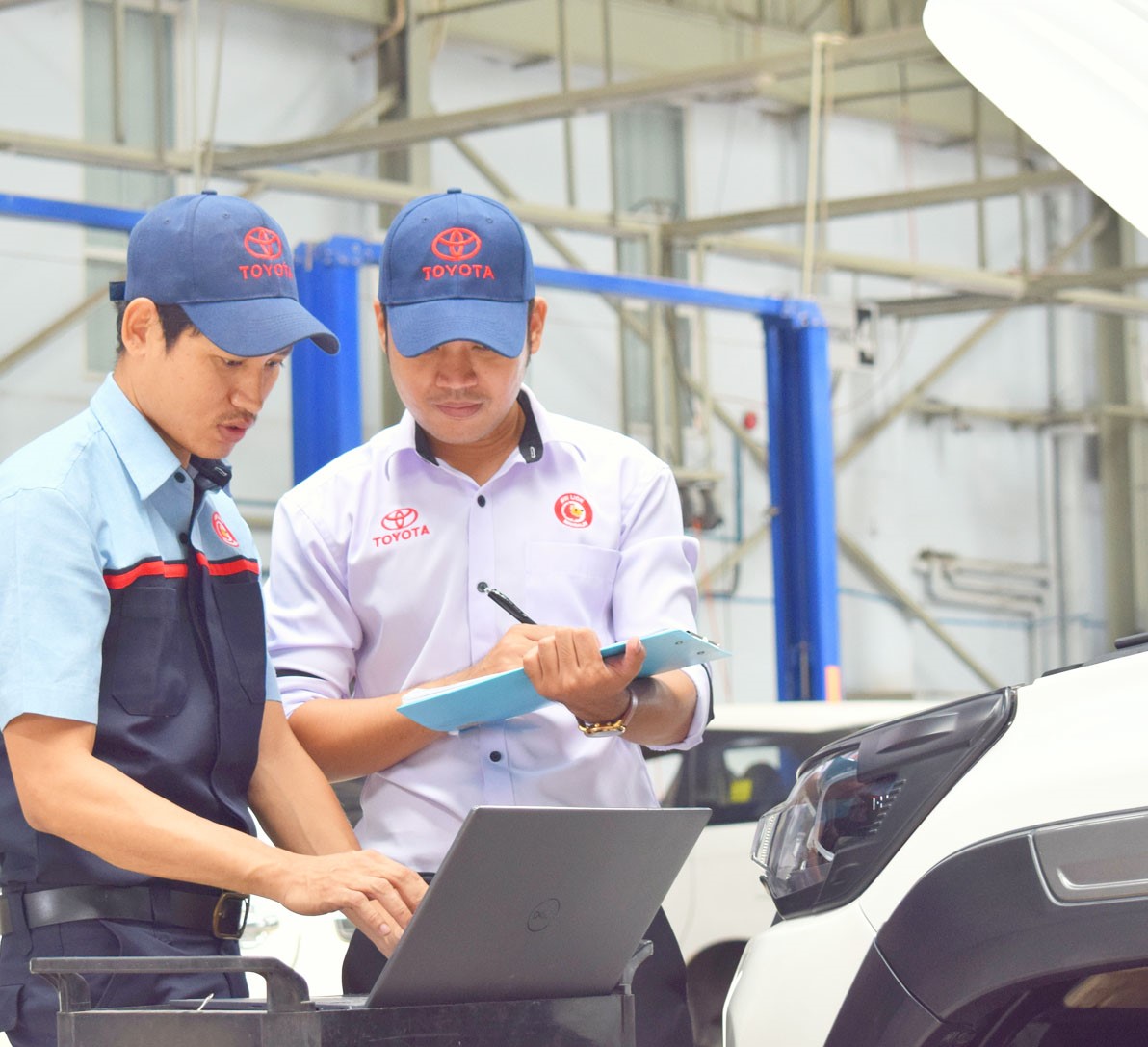 Toyota-Myanmar-Sales dealer2